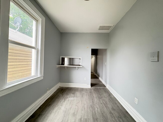 44 4th St 3L - 42 4th St Apartments Unit 3L