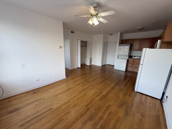 Photo - 3150 N Laramie Ave Unit 2B