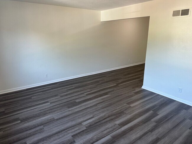 Photo - 2908 N Rockwood Dr Unidad D