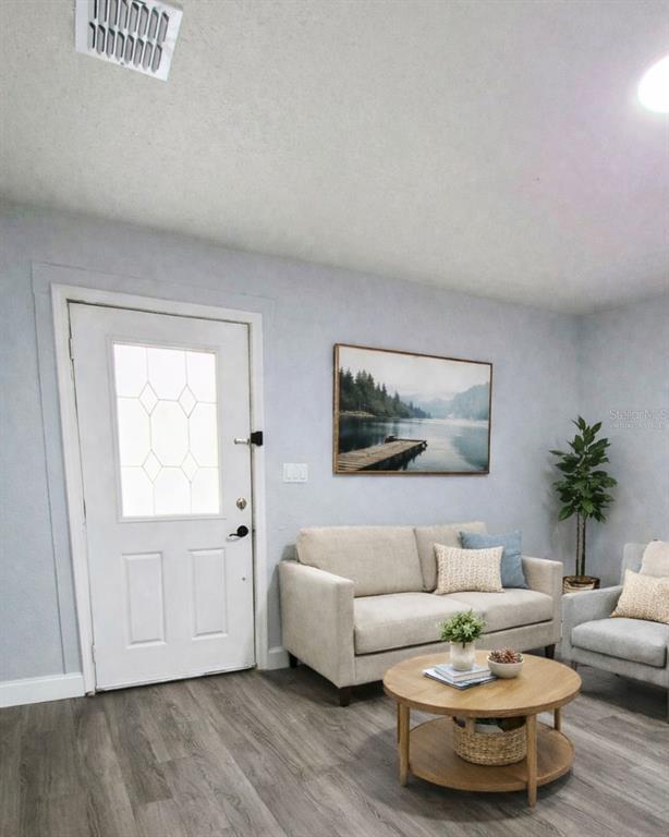 Photo - 1040 Randall St