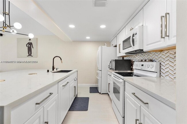 Photo - 1281 W Fairway Rd