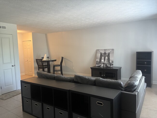 Photo - 2020C242 Unit 000