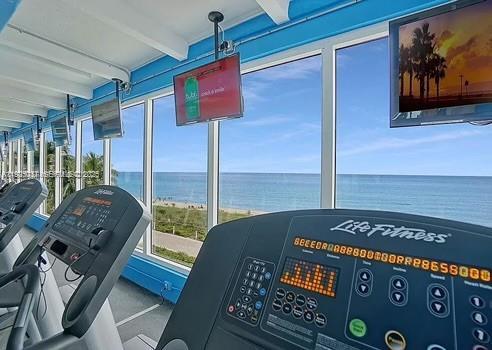 Photo - 5401 Collins Ave Unidad 612