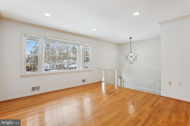 Building Photo - 4904 Chanticleer Ave