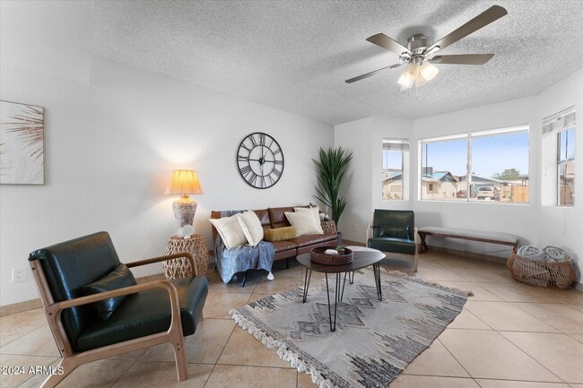 Photo - 6109 W Marconi Ave