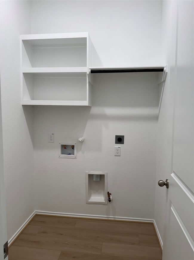 Photo - 4918 Mango Pk Ln