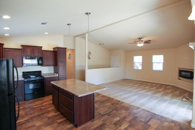 Photo - 3 Bedroom, 2 Bath Home in Redding
