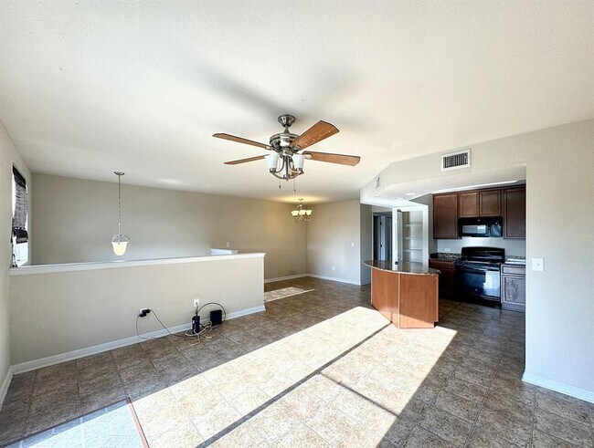 Photo - 338 Trestle Tree