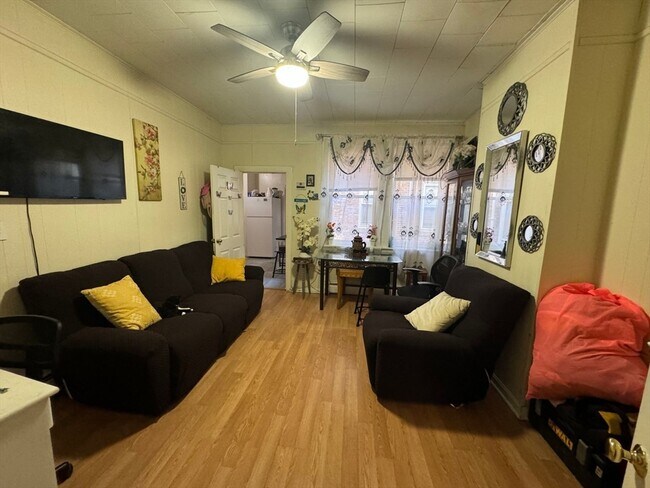 Photo - 59 Lubec St Unidad 1