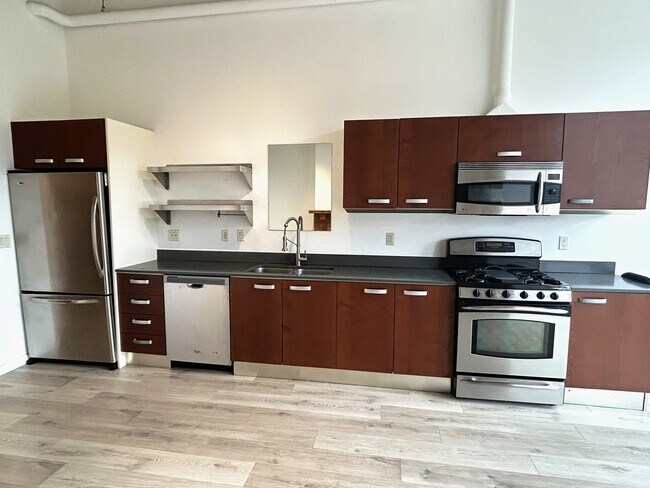 Photo - 231 Robinson St Unit #200