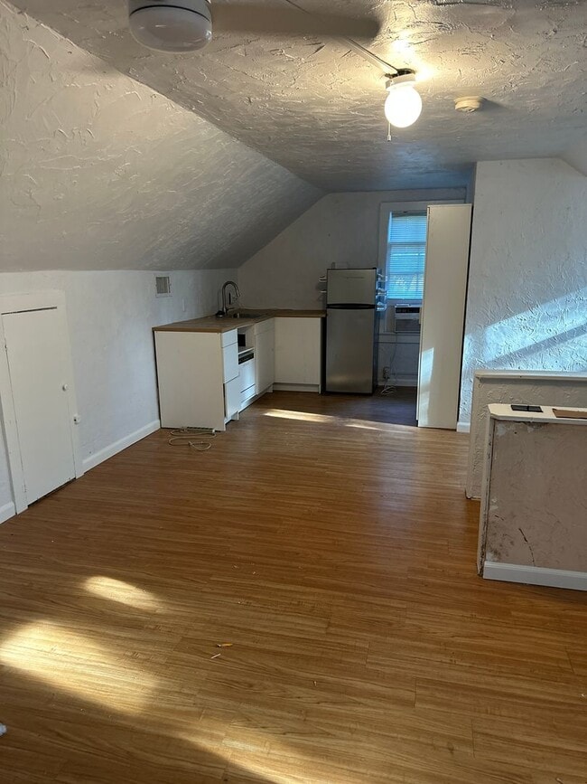 Photo - 200 NE 11th St Unidad B