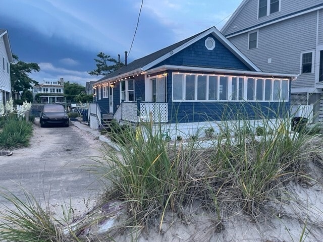 2218 Fairfield Beach Rd
