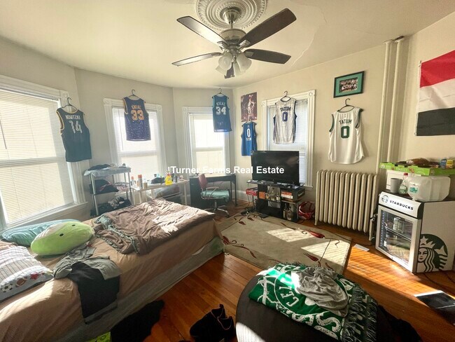 Photo - 89 Hillside St