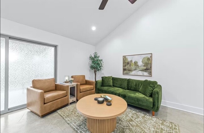 Photo - FOR RENT in LAFAYETTE!