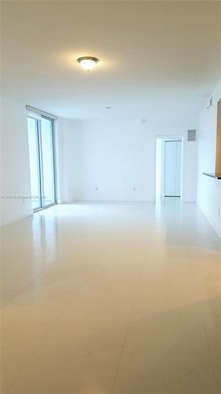 Photo - 3030 NE 188th St