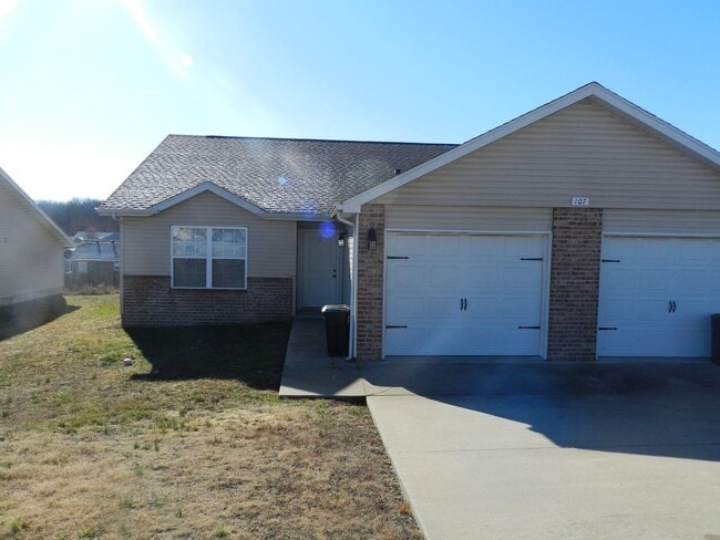 Building Photo - 107 Edna St Unit 107 Edna A