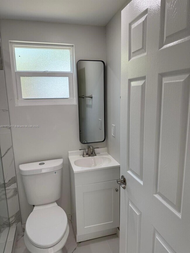 Photo - 1050 NW 25th Way