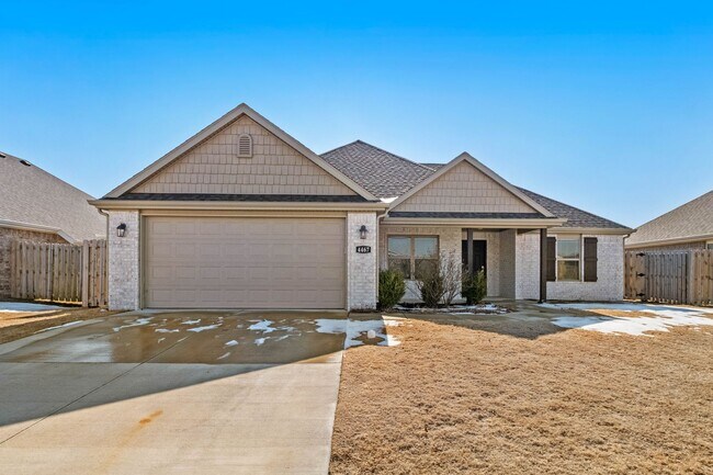 Building Photo - 4-Bed Home in West Fayetteville | Built 2021