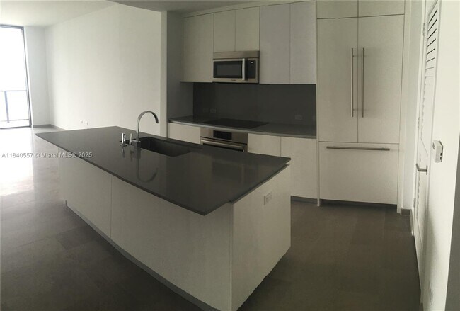 Building Photo - 68 SE 6th St Unit 3406 Rental