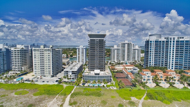 Photo - 5875 Collins Ave Unit # 1008