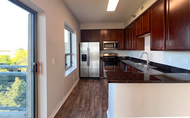 Photo - 100 N Hermitage Ave