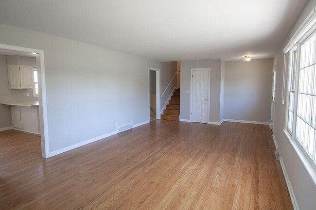 2207 Bushnell Dr