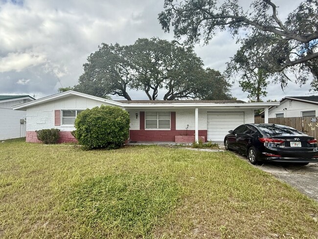 Building Photo - 7535 Betula Dr