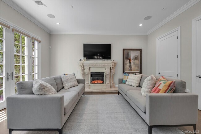 Photo - 402 Grist Mill Cir