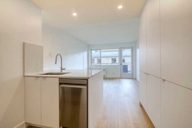 Photo - 3460 Rue Durocher Unit 607