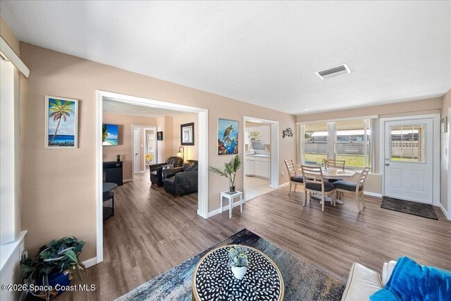 Photo - 475 Coral Dr