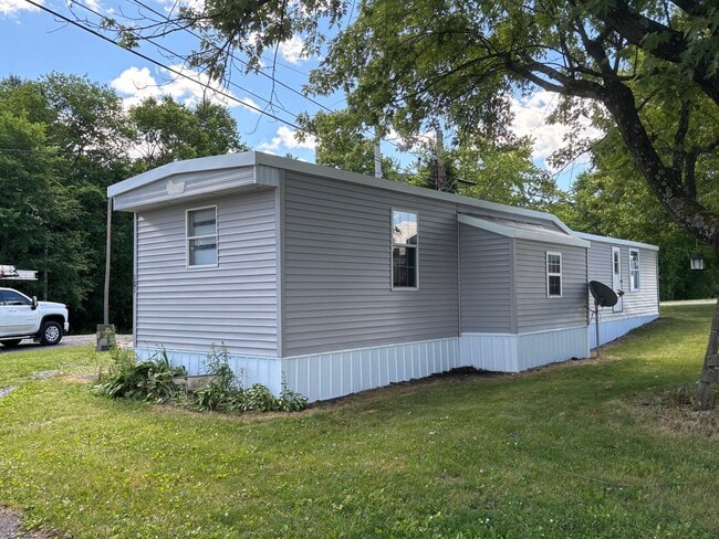 Photo - 101 Breezewood Park Rd