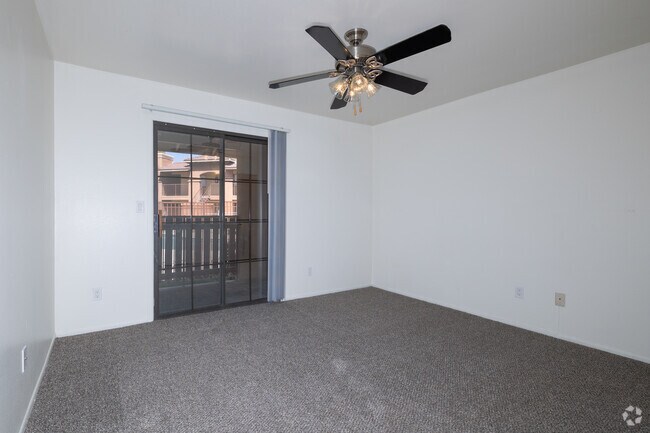 2BR, 2BA - 943SF - Primary Bedroom - Harrison Park