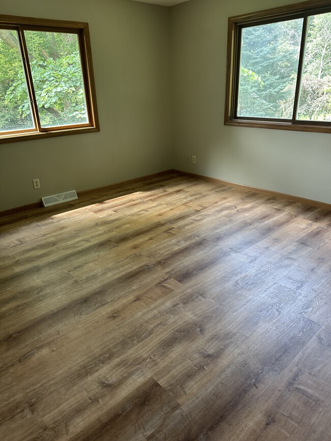 Building Photo - 7765 S Mission Dr Rental