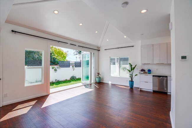 Building Photo - 9427 S 4th Ave Rental