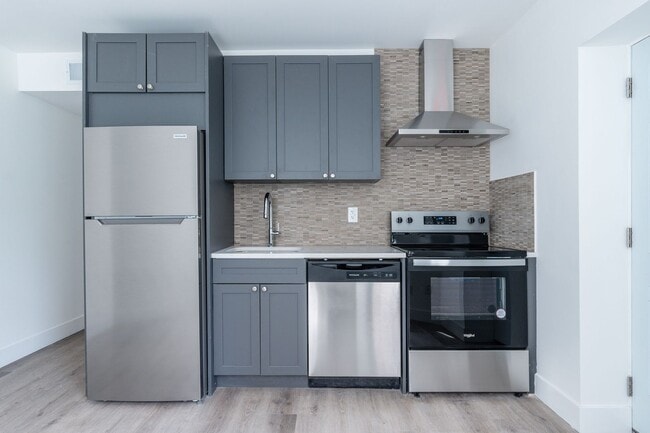 Building Photo - 999 N 15th St Unit B1
