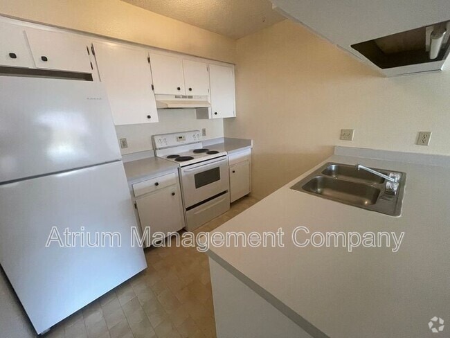 Building Photo - 5425 SE 30th Pl Unit D Rental