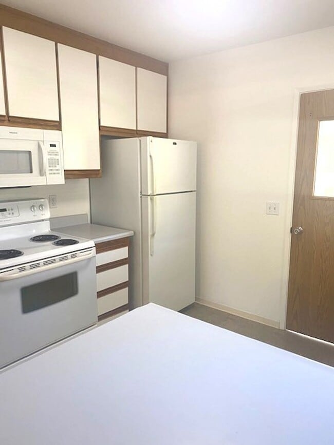 Photo - Cute Cottage Style house!!