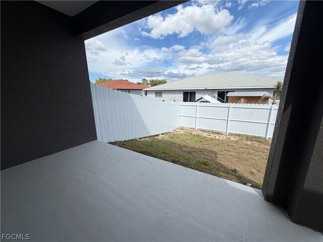 Photo - 721 Ivan Ave S