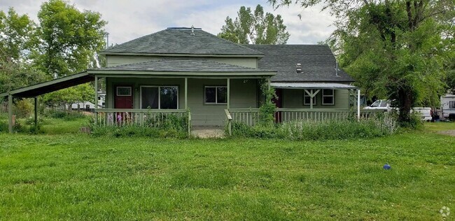 Building Photo - 1380 S Main St Rental