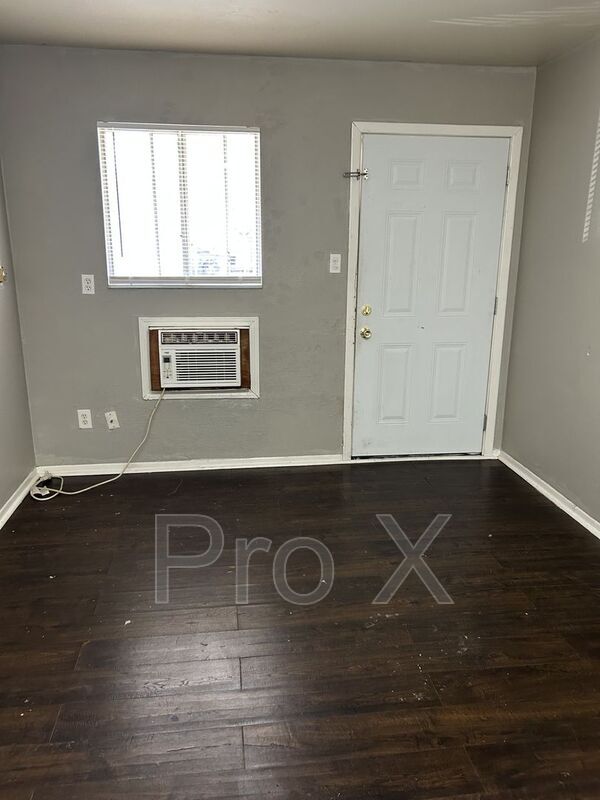 Photo - 208 W 1st St Unit 208 W. 1st Apt. B