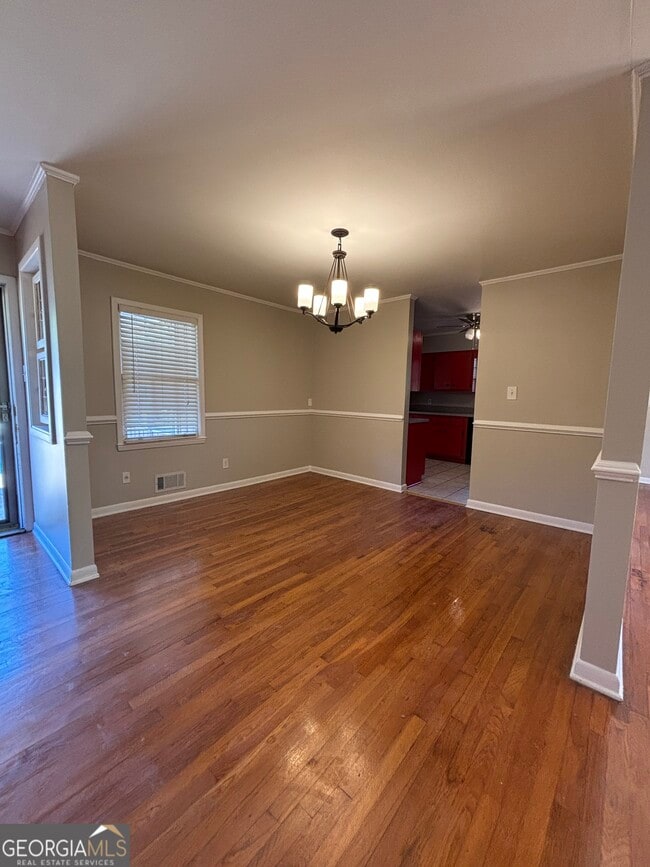 Photo - 224 Laramie Rd