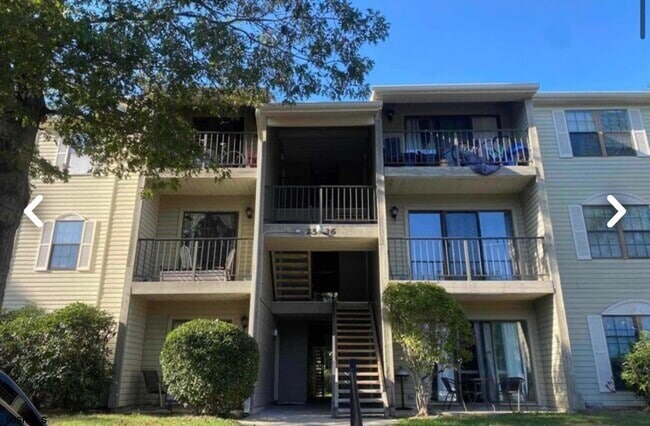 Building Photo - 11 Colonial Ct Unit 11