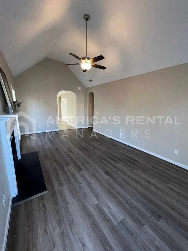Photo - 141 Flagstone Ln
