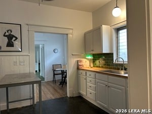 Photo - 2213 N Flores St