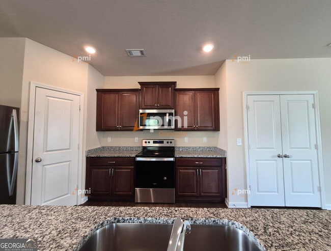 Photo - 122 Innis Brk Cir SW