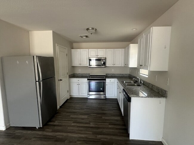 Photo - 202 W Bobcat Ct