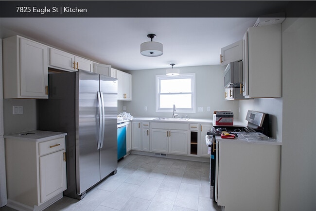 Kitchen - 7823 Eagle St