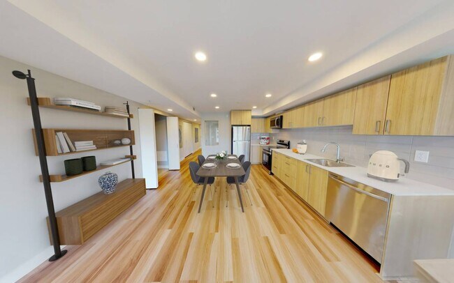 Photo - 408 E Columbia St