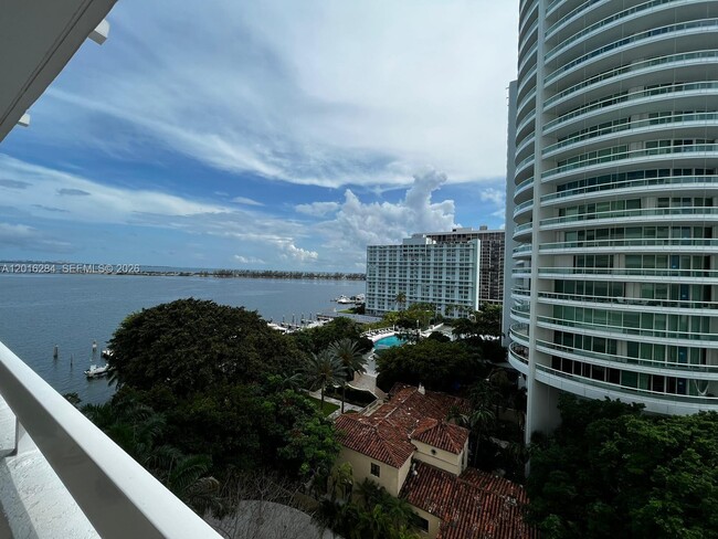 Building Photo - 1627 Brickell Ave