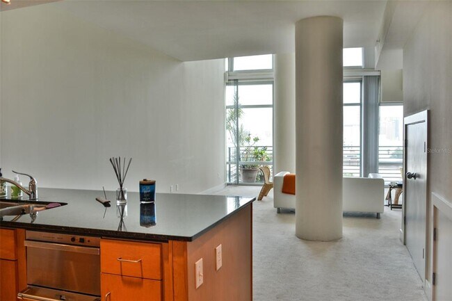 Photo - 1120 E Kennedy Blvd Unidad 915